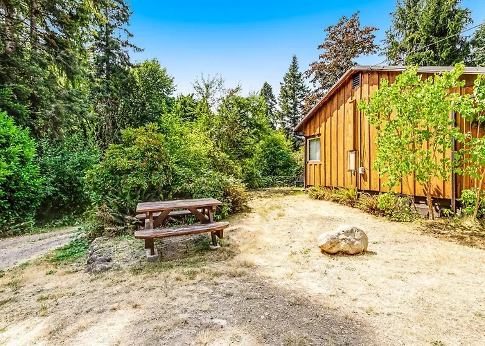 Quilcene Room 1 At Mount Walker Inn